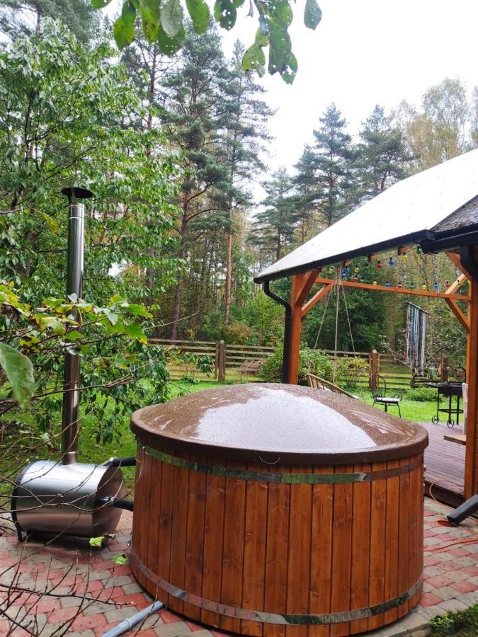 Forest House With Outdoor Hot Tub Jūrkalne Kültér fotó