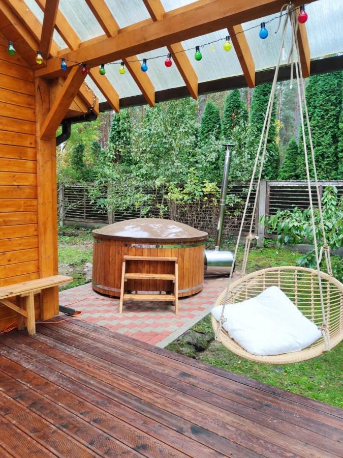 Forest House With Outdoor Hot Tub Jūrkalne Kültér fotó