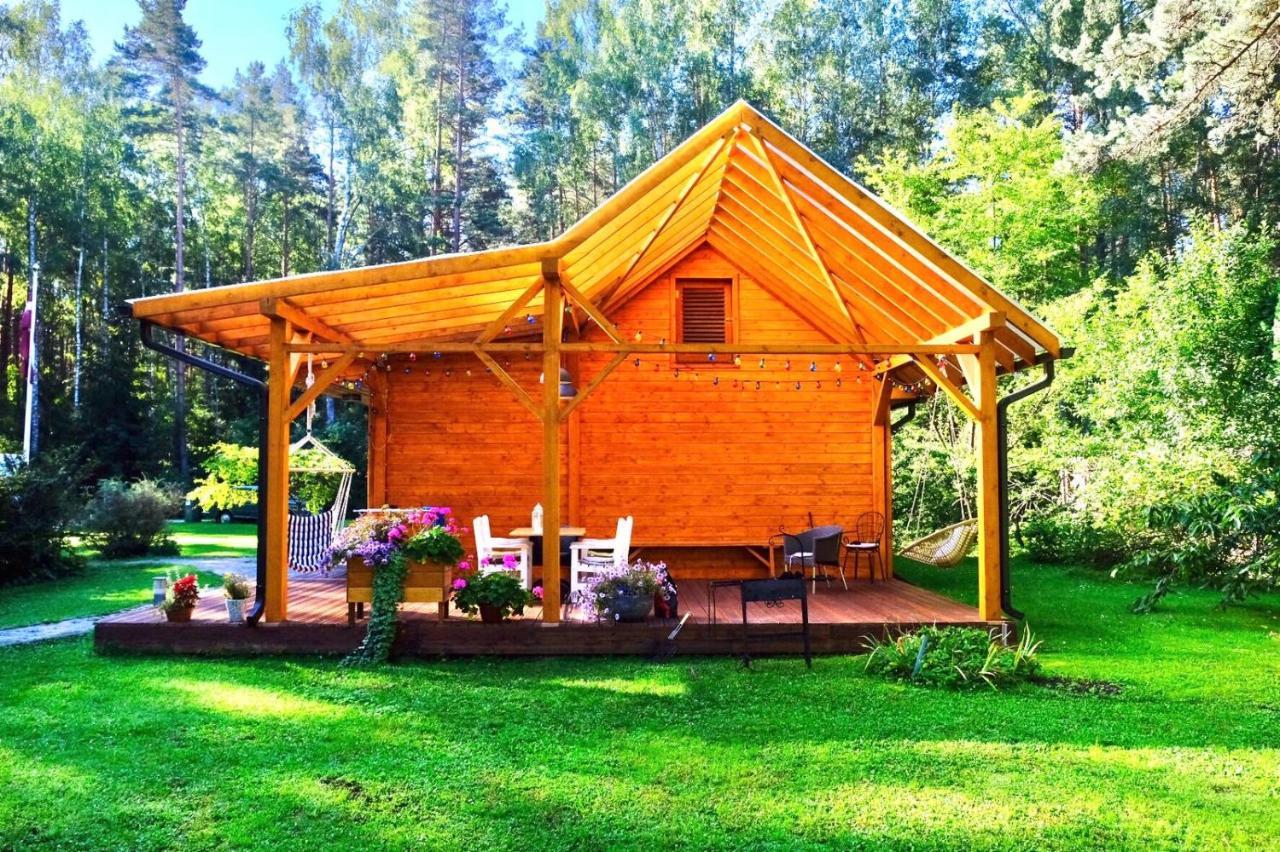 Forest House With Outdoor Hot Tub Jūrkalne Kültér fotó